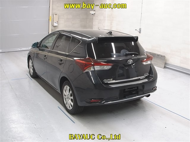 TOYOTA AURIS 2015