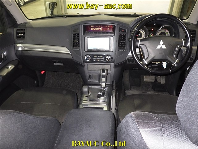 MITSUBISHI PAJERO 2010