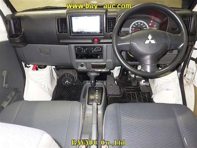 MITSUBISHI MINICAB VAN 2013