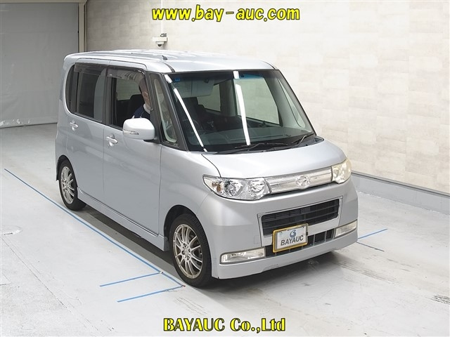 DAIHATSU TANTO 2010