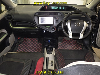 TOYOTA AQUA 2012