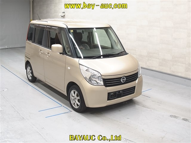 NISSAN ROOX 2012