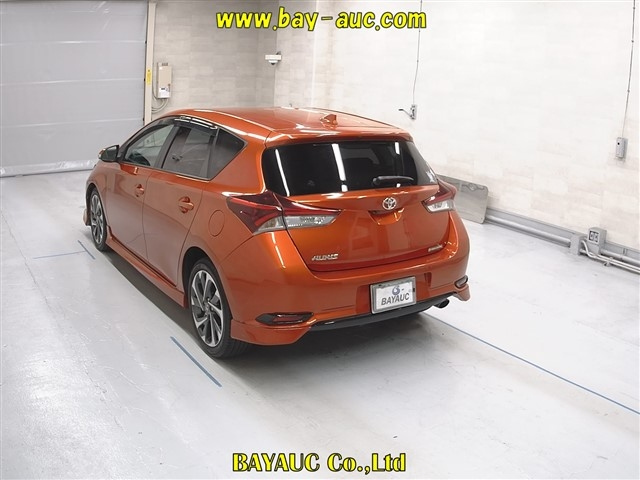 TOYOTA AURIS 2016
