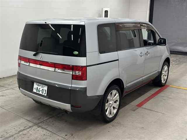 MITSUBISHI DELICA D5 2013