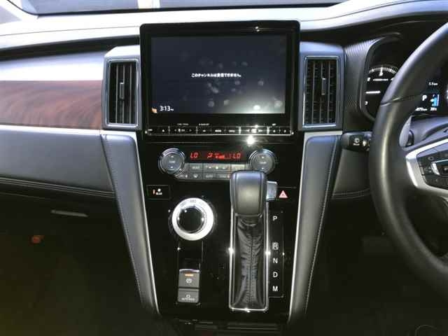 MITSUBISHI DELICA D5 2022