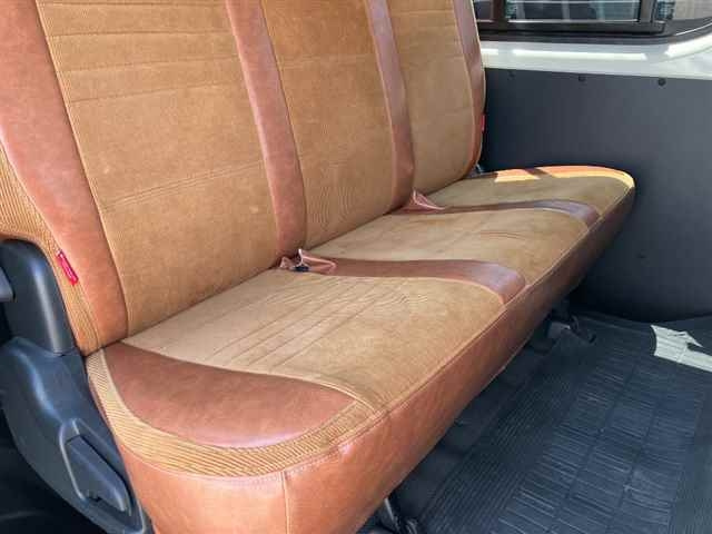 TOYOTA HIACE VAN 2011