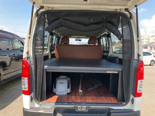 TOYOTA HIACE VAN 2011