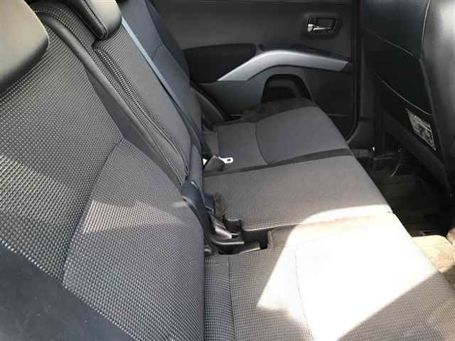 MITSUBISHI OUTLANDER 2011