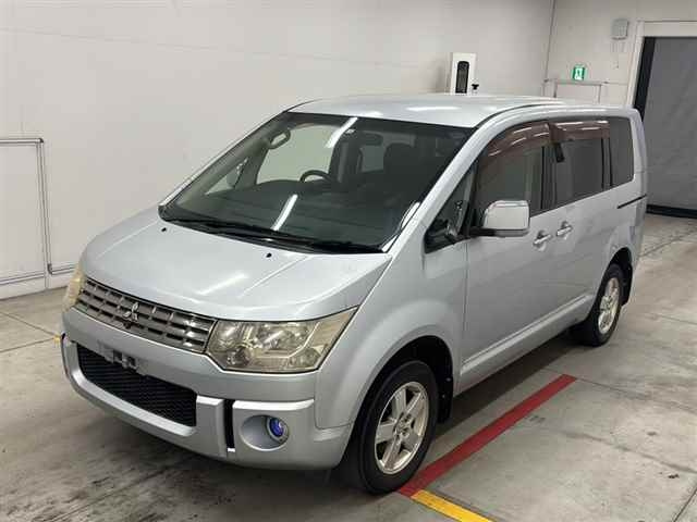 MITSUBISHI DELICA D5 2008