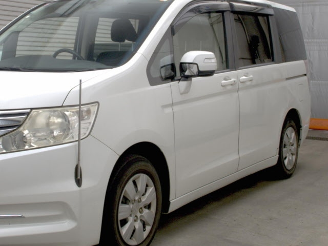 HONDA STEP WAGON 2014