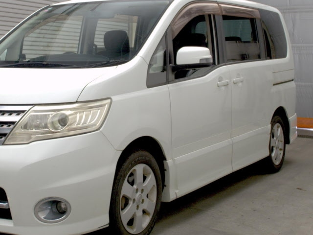 NISSAN SERENA 2010