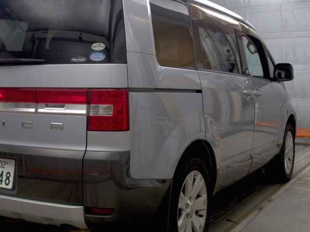 MITSUBISHI DELICA D5 2010