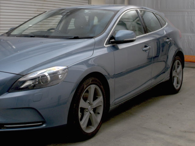 VOLVO V40 2014