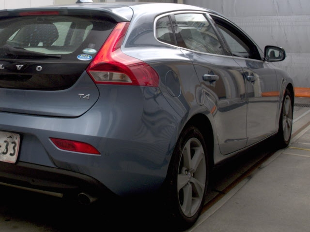 VOLVO V40 2014