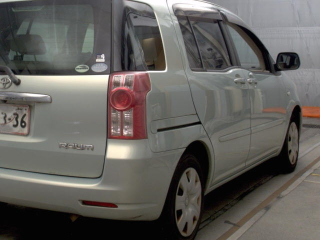 TOYOTA RAUM 2009