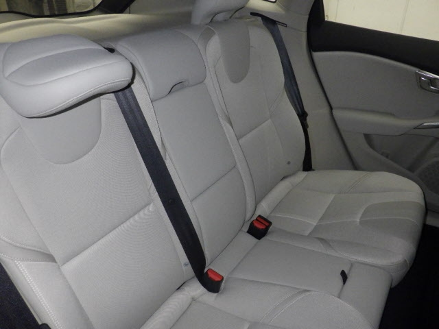VOLVO V40 2014