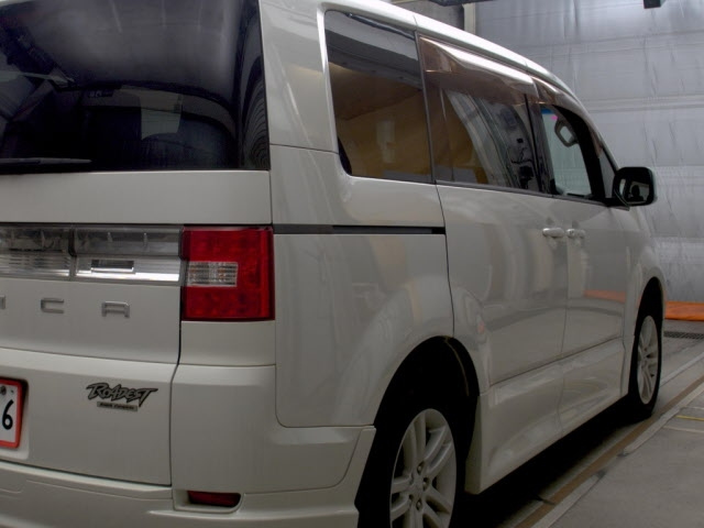 MITSUBISHI DELICA D5 2008