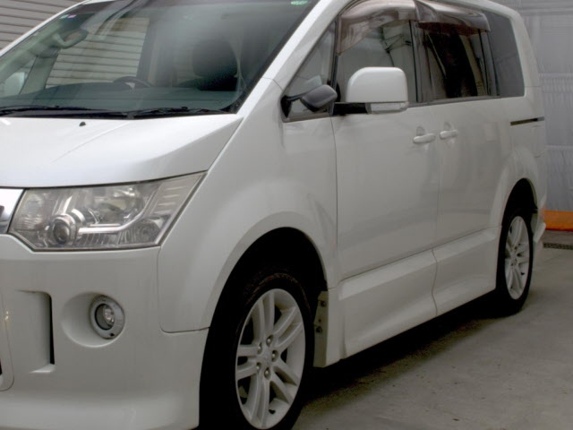 MITSUBISHI DELICA D5 2008