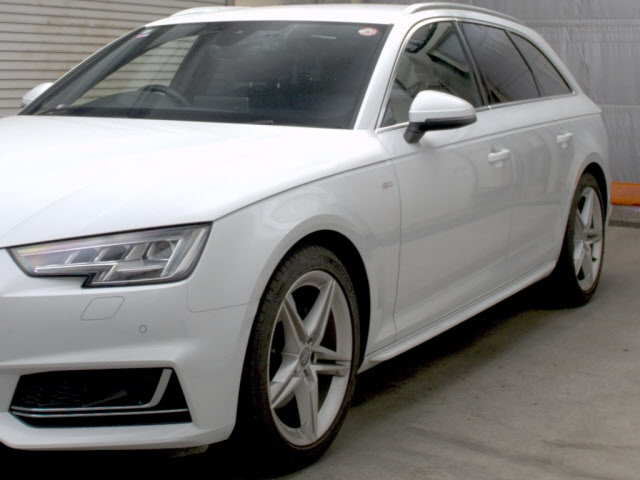 AUDI A4 2018