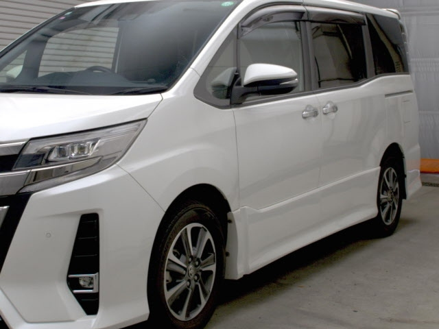 TOYOTA NOAH 2019