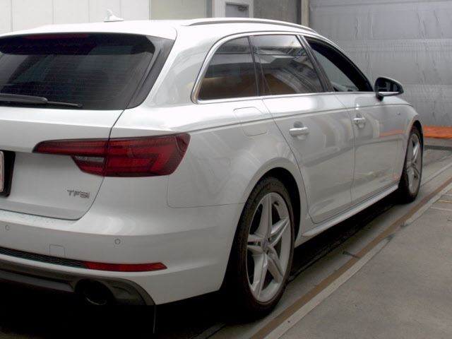 AUDI A4 2018