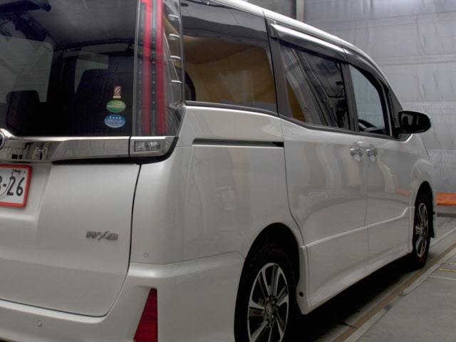 TOYOTA NOAH 2019