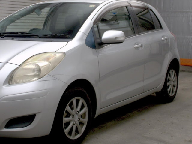 TOYOTA VITZ 2009