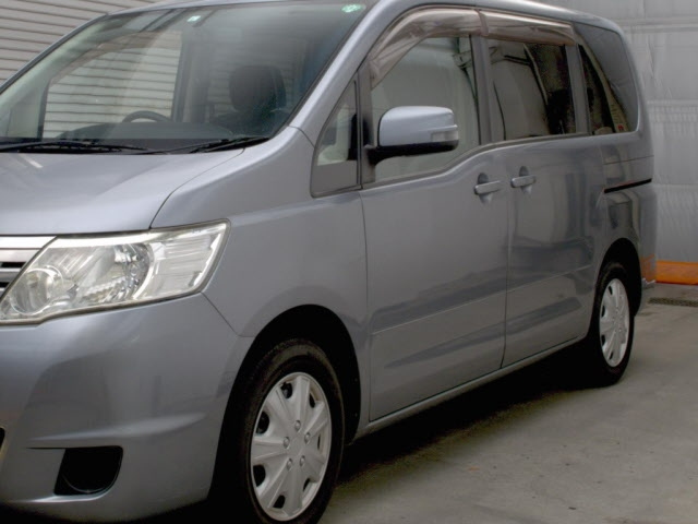 NISSAN SERENA 2009