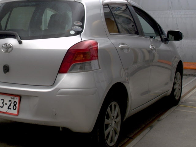 TOYOTA VITZ 2009