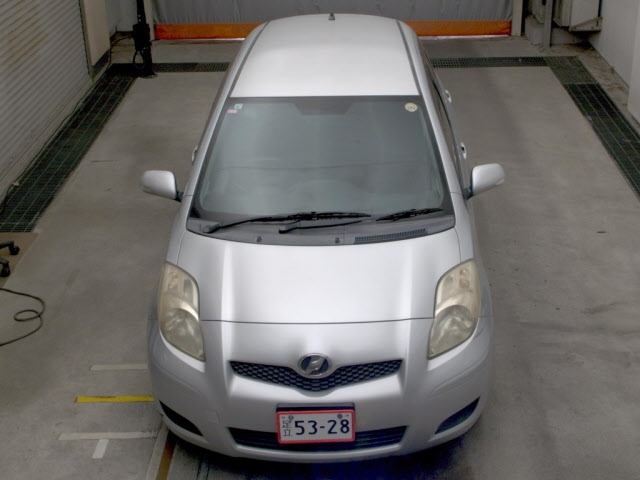 TOYOTA VITZ 2009