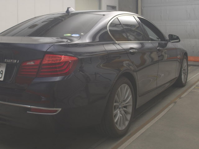 BMW 5 SERIES 2016