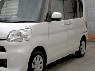 DAIHATSU TANTO 2015