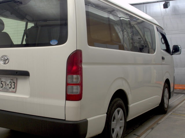 TOYOTA HIACE 2018