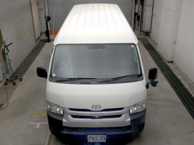 TOYOTA HIACE 2018