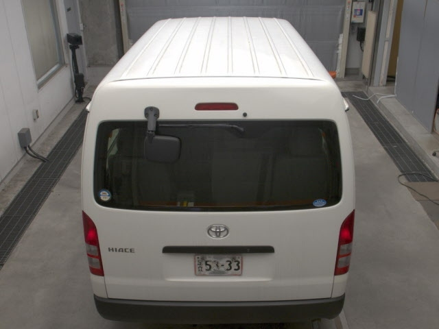 TOYOTA HIACE 2018