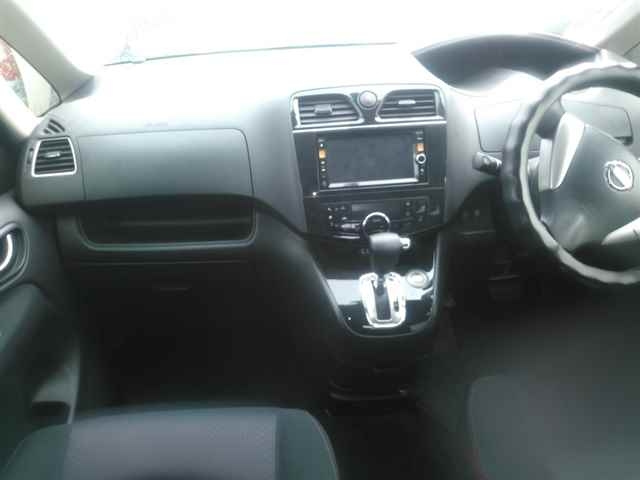 NISSAN SERENA 2012