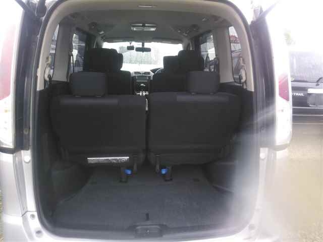 NISSAN SERENA 2012