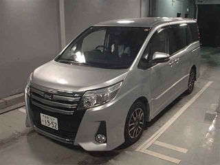 TOYOTA NOAH 2014