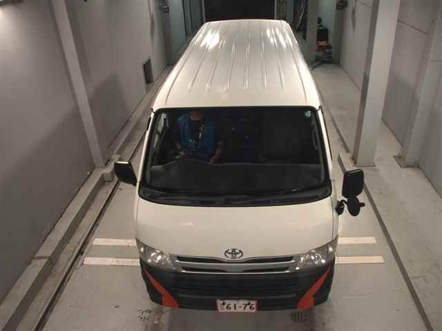 TOYOTA HIACE VAN 2013