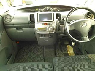DAIHATSU TANTO 2008