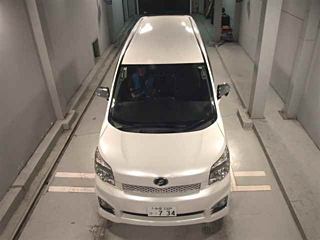 TOYOTA VOXY 2013