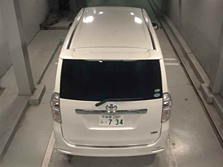 TOYOTA VOXY 2013