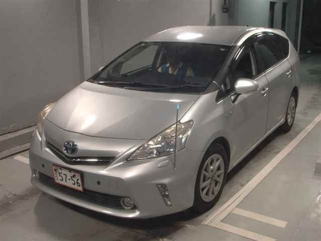 TOYOTA PRIUS ALPHA 2012