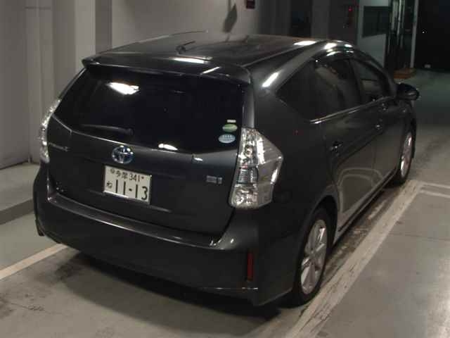 TOYOTA PRIUS ALPHA 2013