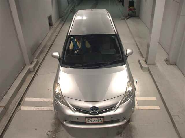 TOYOTA PRIUS ALPHA 2012