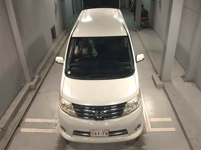 NISSAN SERENA 2010