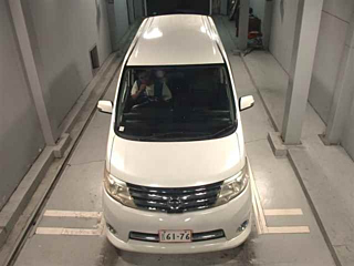NISSAN SERENA 2010