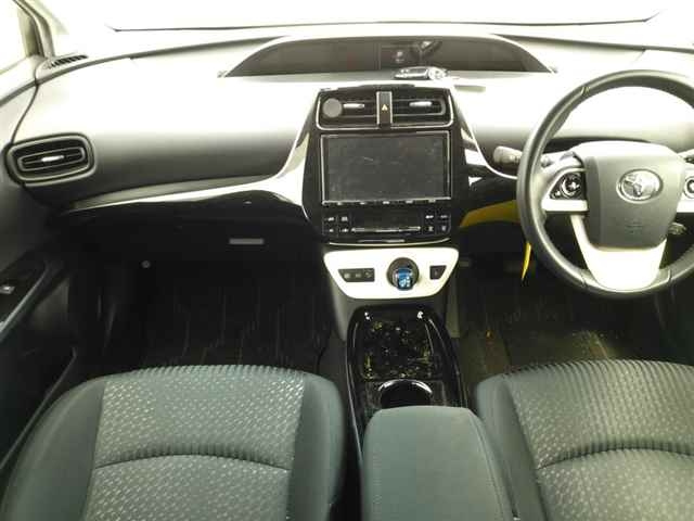 TOYOTA PRIUS 2018