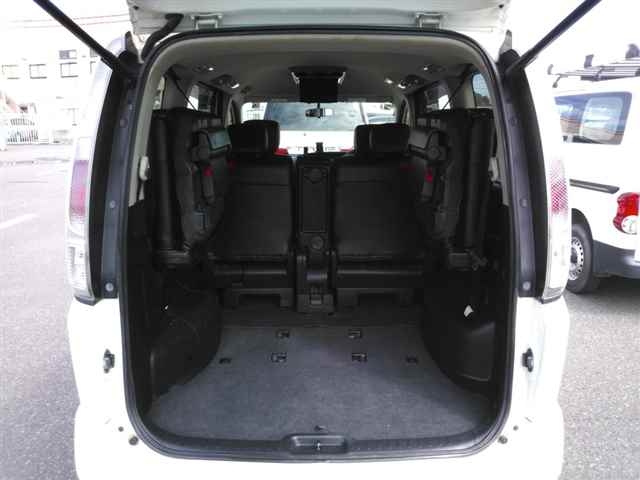 NISSAN SERENA 2010