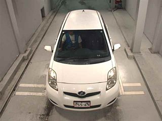 TOYOTA VITZ 2009